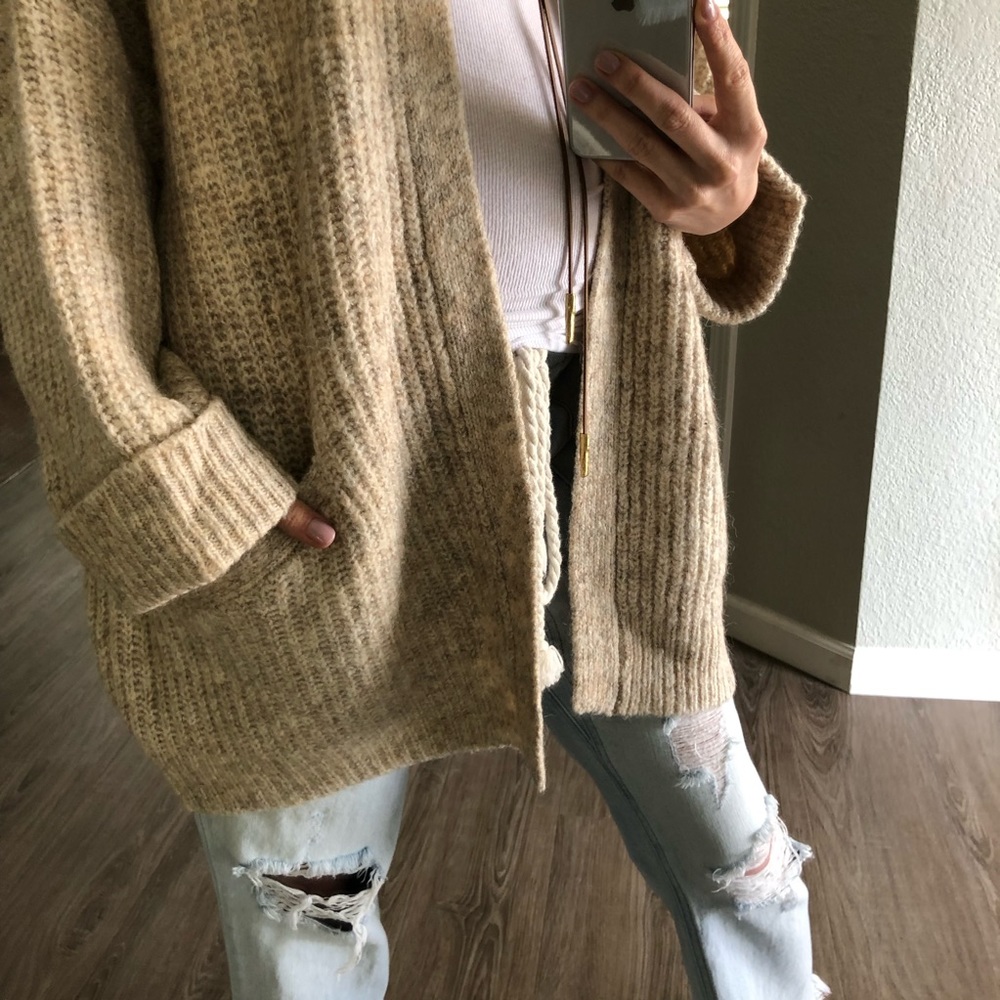 🚫 SOLD OUT | Oversized Knit - Picture 4 of 8